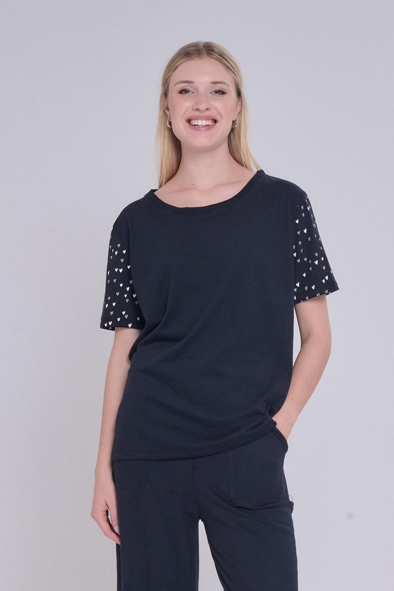 Remera-Classic-Hearts