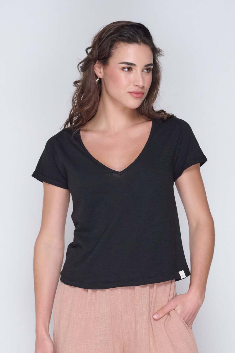 Remera-Manga-Corta-Escote-V-India