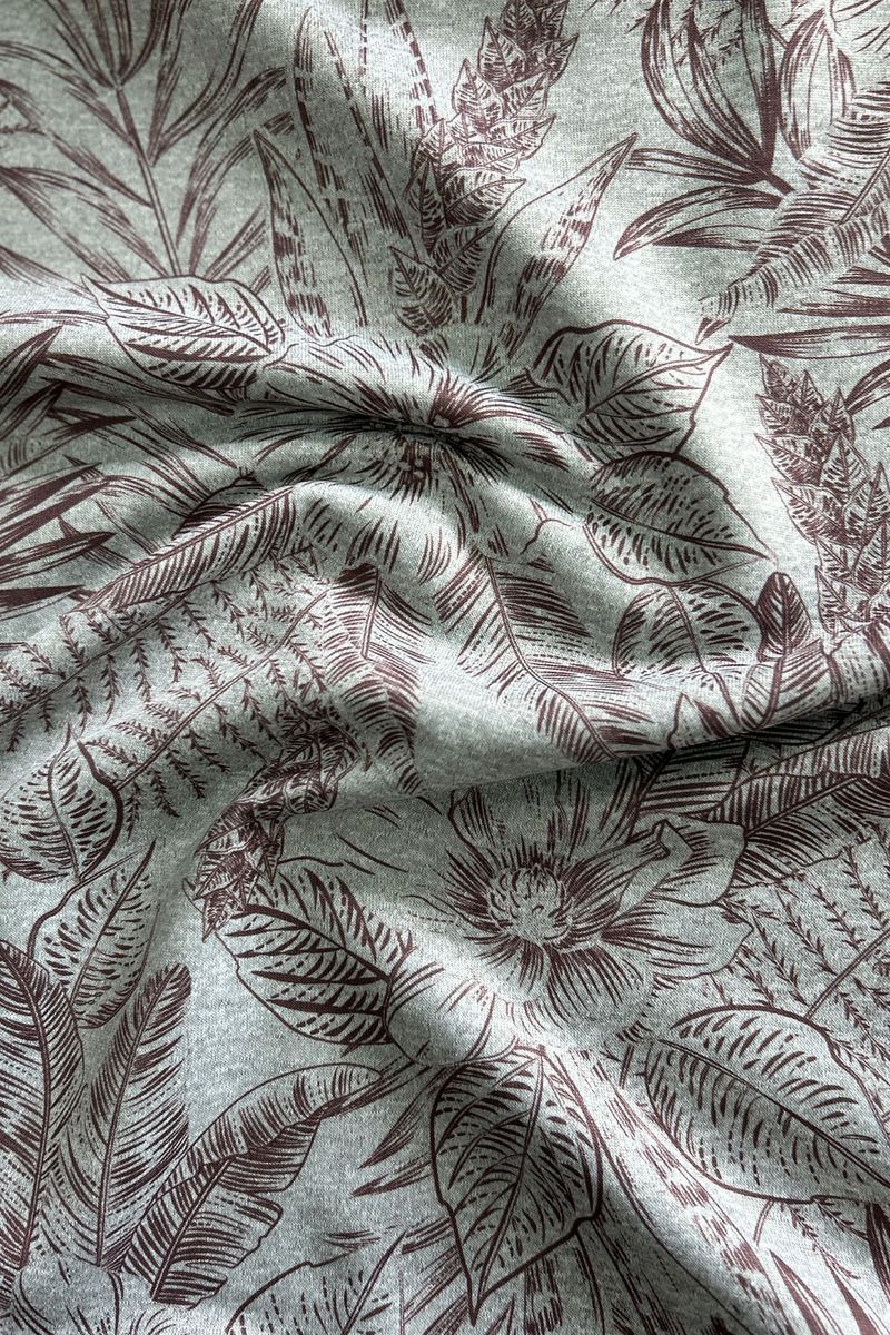 Remera-Twiligh-Bloom-Escote-en-V